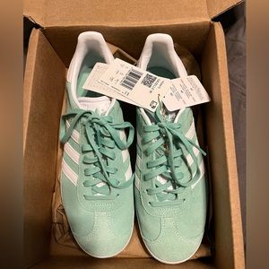 BNWT gazelle adidas